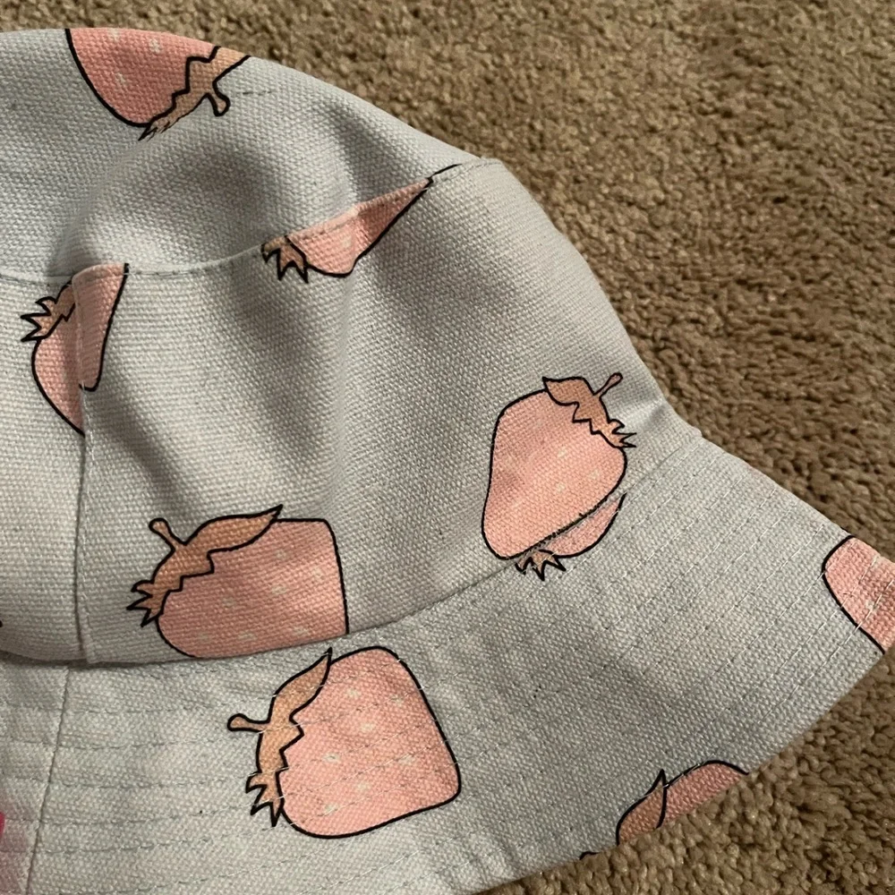 Bucket hat - Picture 3 of 3